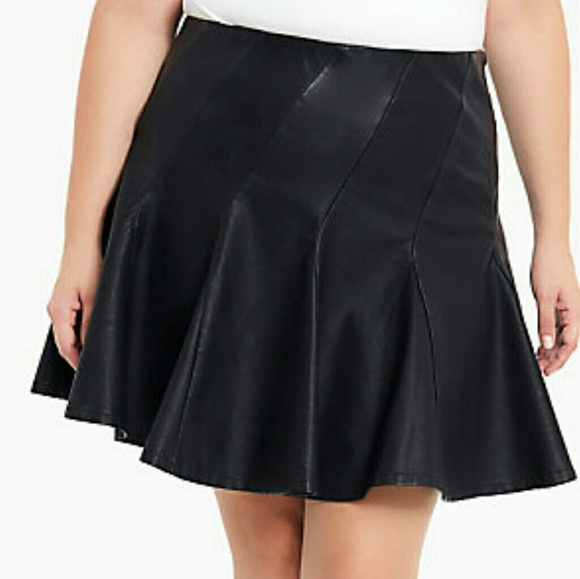 Brand New Faux Leather Flared Skirt - Picture 3 of 3